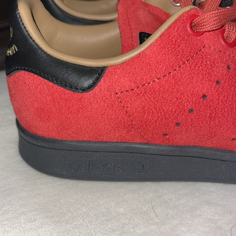Adidas Stan Smith Captain Hook sneakers.  In new condition. Disney sneakers